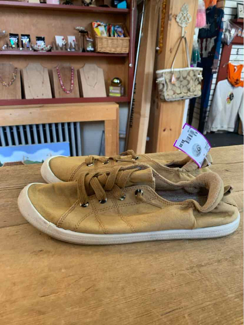 Shoe Size 9.5 Maurices Sneakers