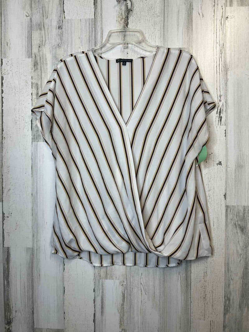 Adrianna Papel Size XL Shirt