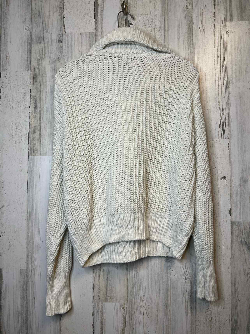 American Eagle Size M Sweater