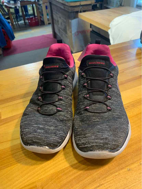 Shoe Size 9.5 Skechers Performance Sneakers