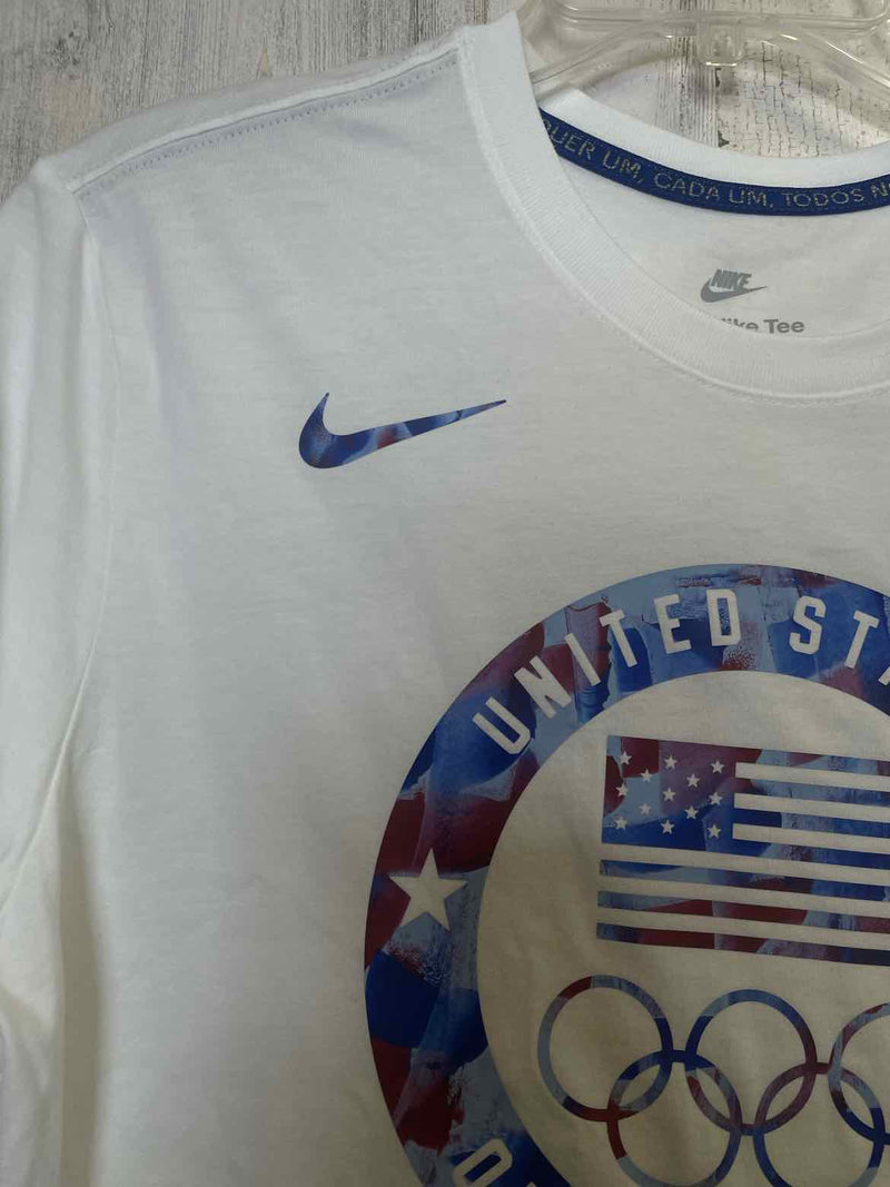 Size M Nike Shirt