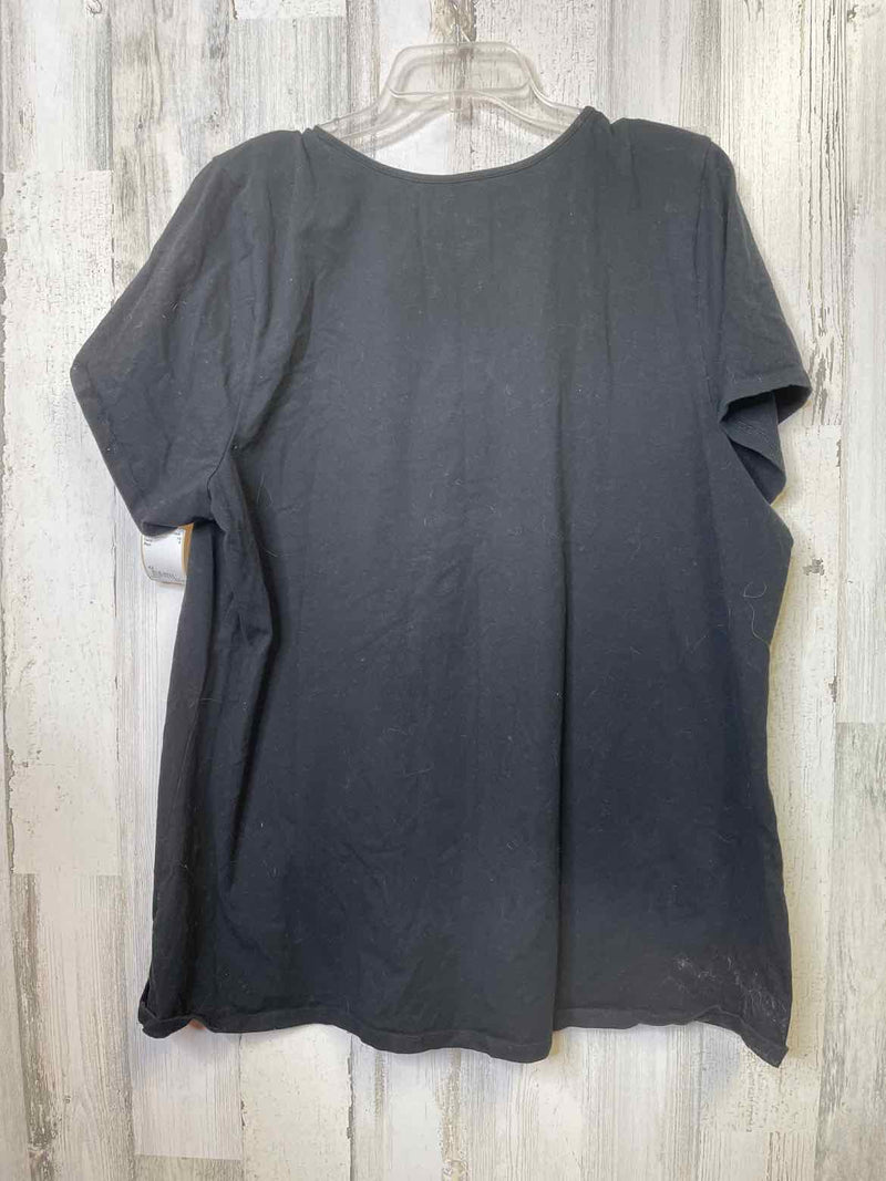 Torrid Size 4X Shirt