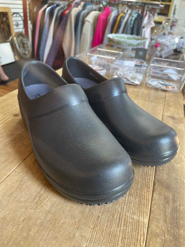 Shoe Size 9 Crocs Shoes