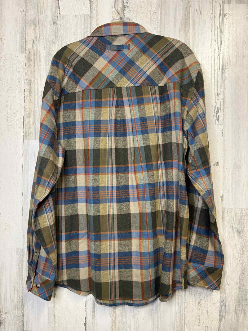 Size L Legendary Whitetails Shirt