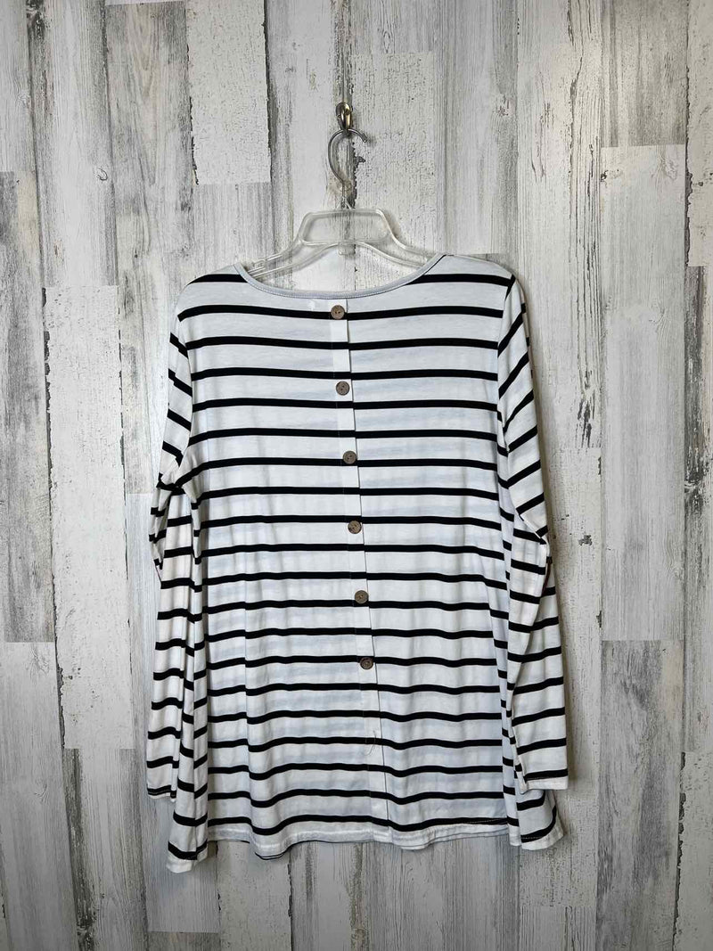 Boutique Size 2XL Shirt