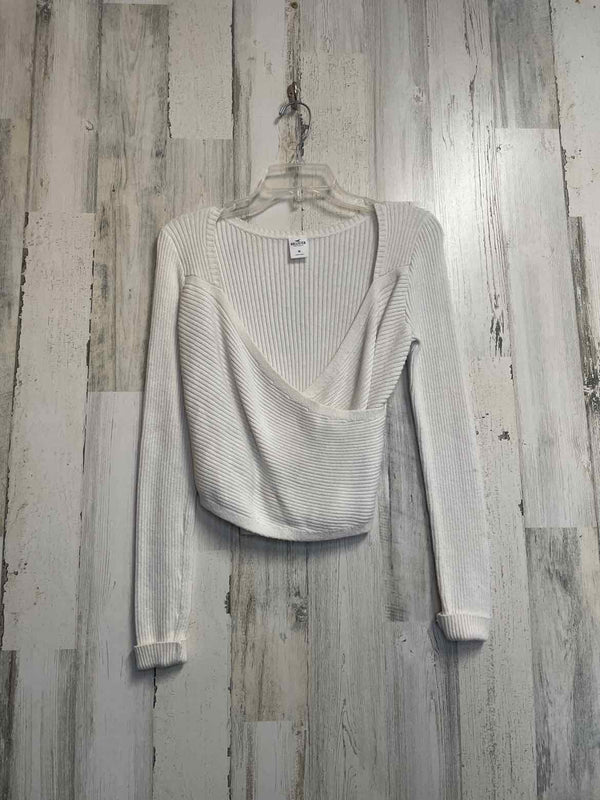 Hollister Size M Sweater