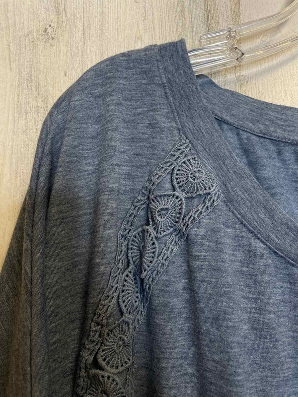 Bloomchic Size 28 Shirt
