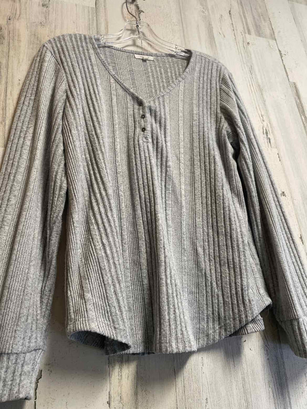 Maurices Size L Shirt