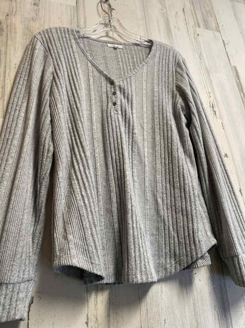 Maurices Size L Shirt