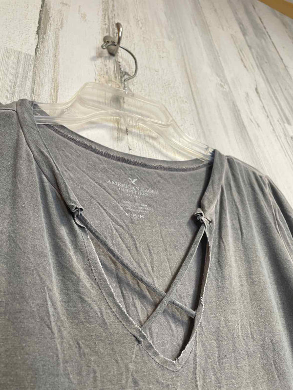 American Eagle Size M Shirt