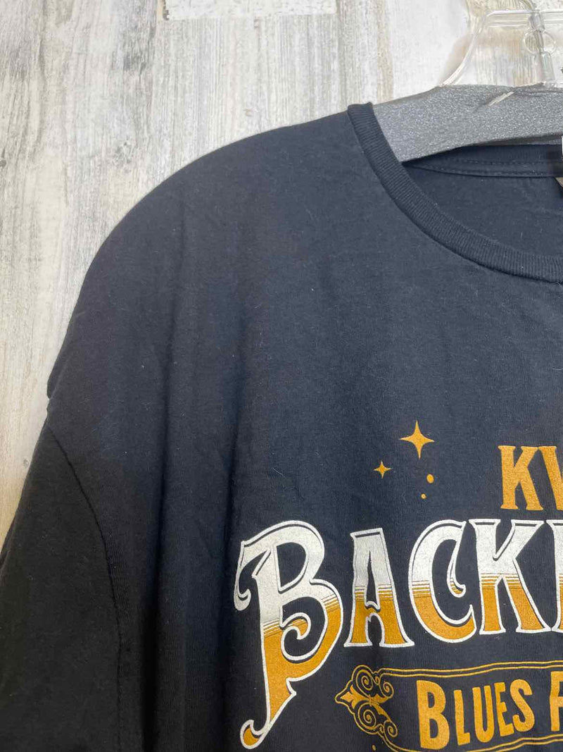 Size 2XL Gildan Shirt