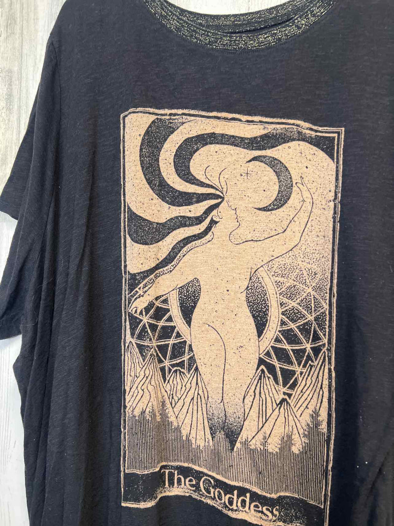 Torrid Size 4X Shirt