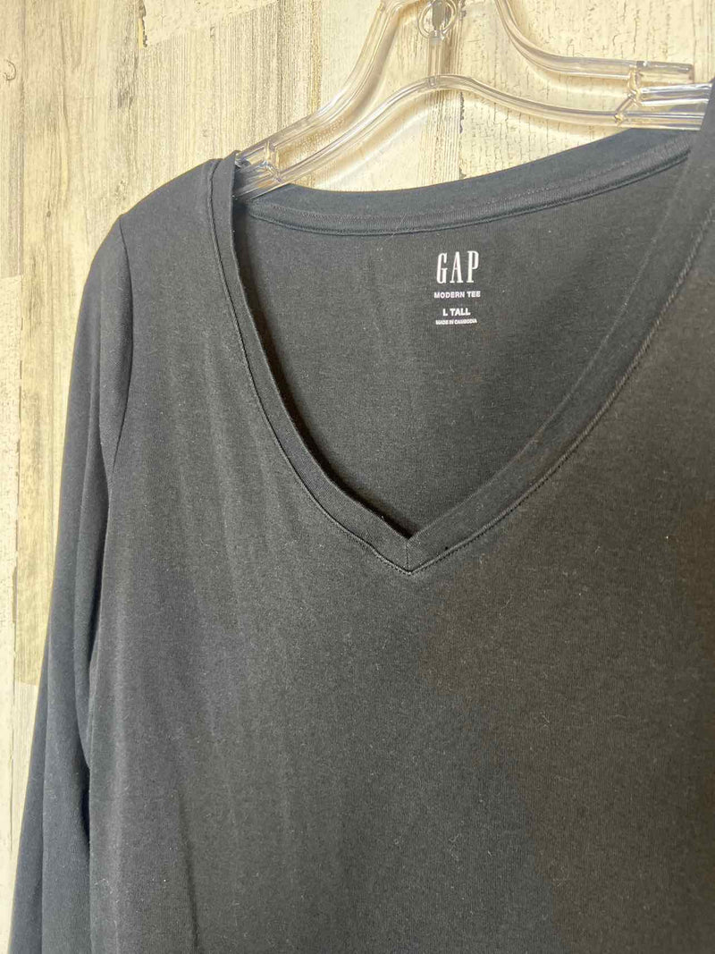 GAP Size L Shirt