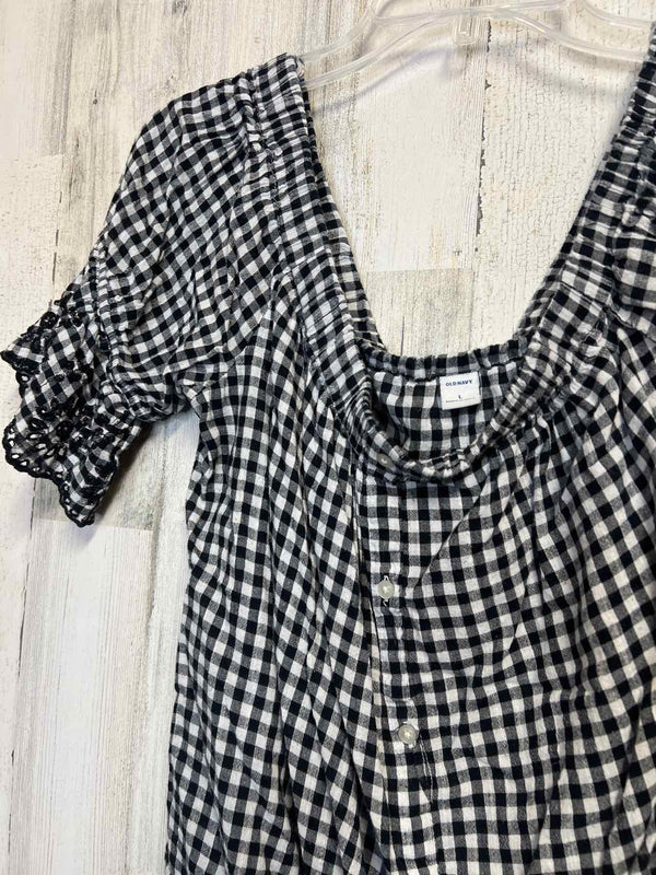 Old Navy Size L Shirt