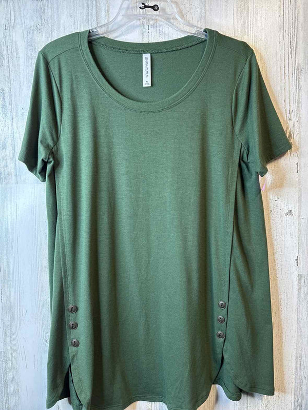 Zenana Outfitters Size XL Shirt