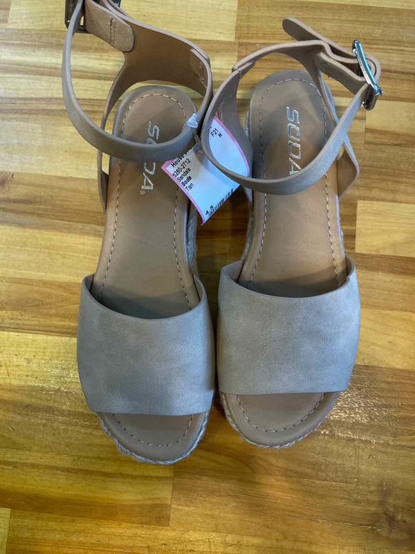 Shoe Size 4.5 Soda Sandals