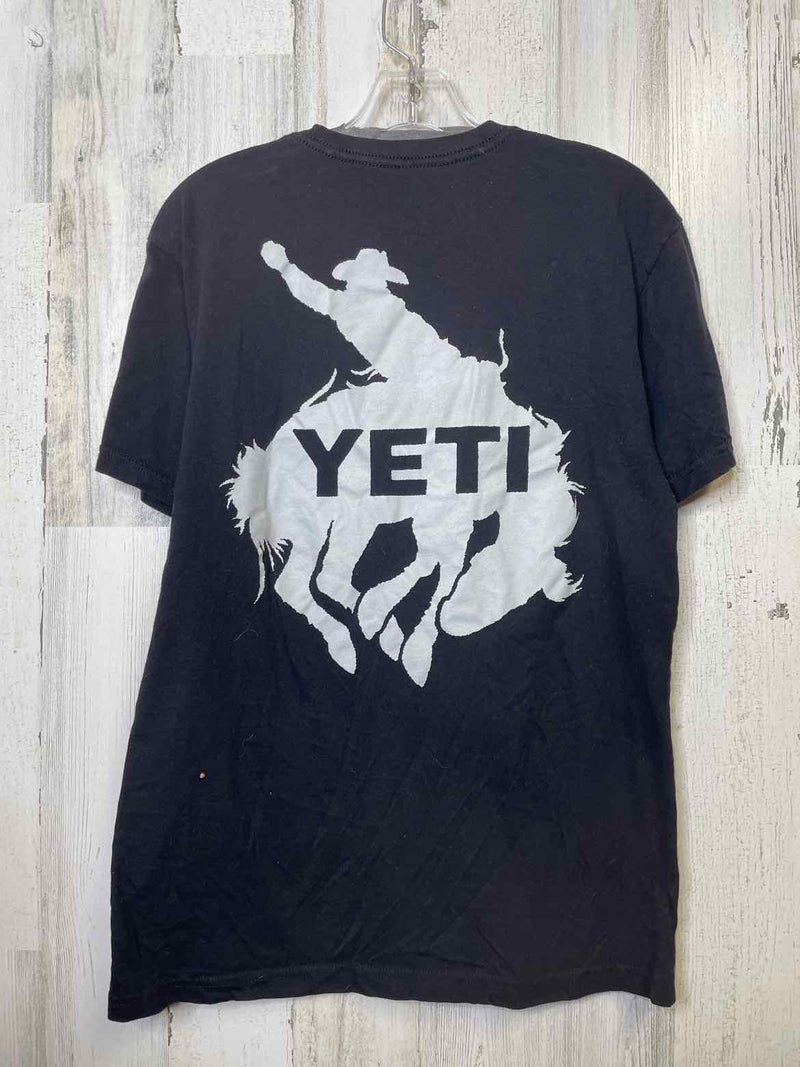 YETI Size M Shirt