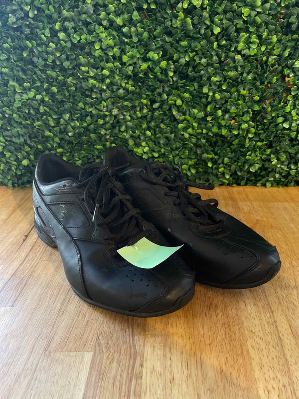 8.5 Puma Sneakers