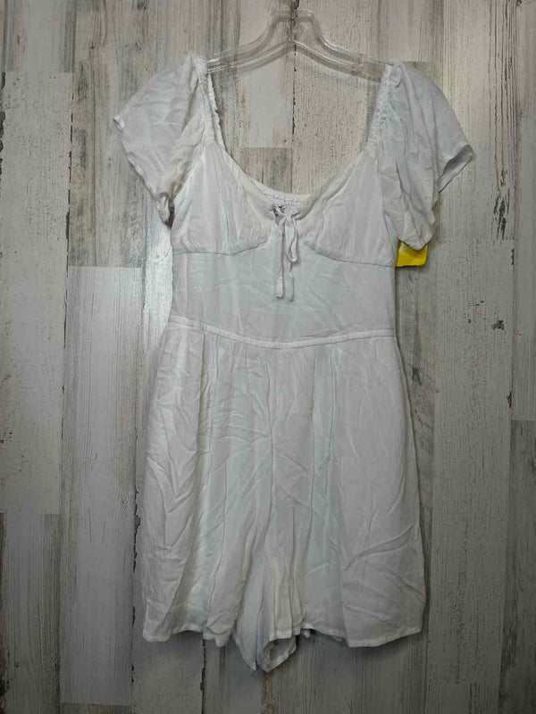 Size M Hollister Romper