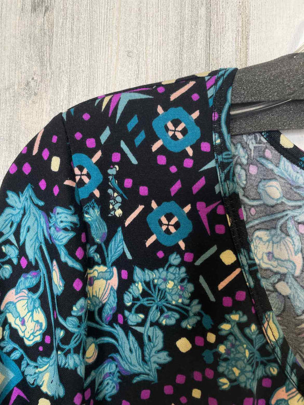 Lularoe Size 2XL Shirt