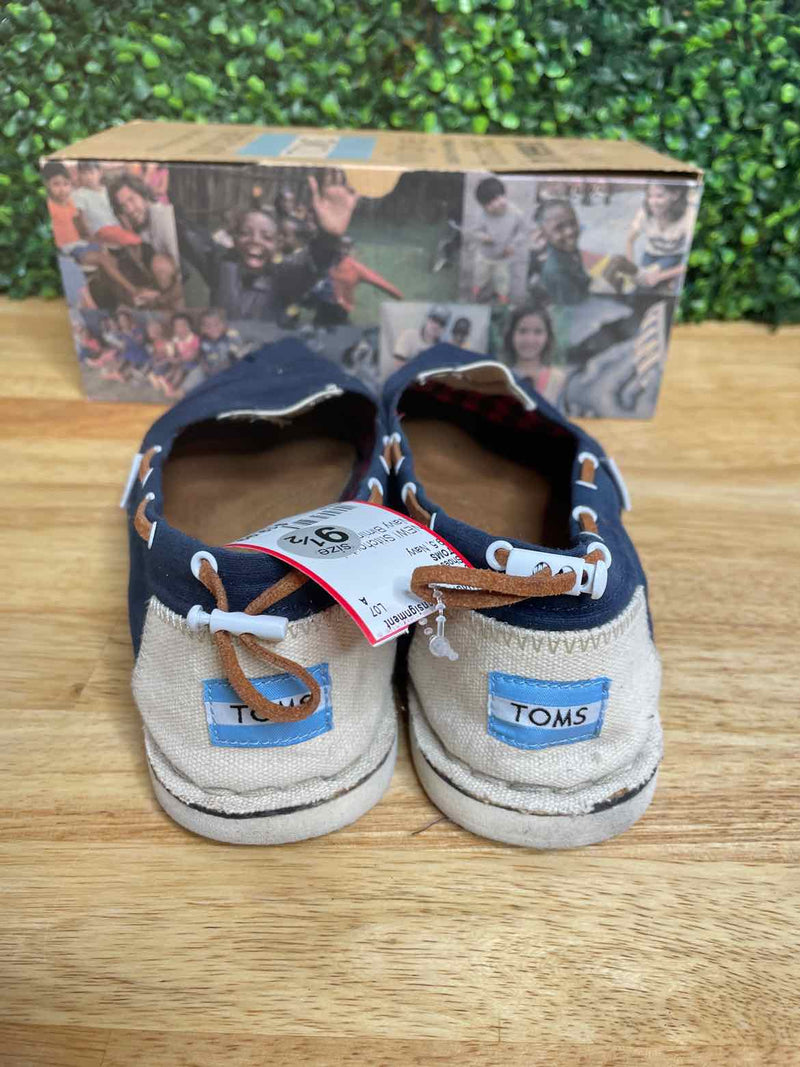 9.5 TOMS Shoes