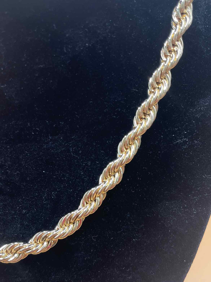 Loft Necklace