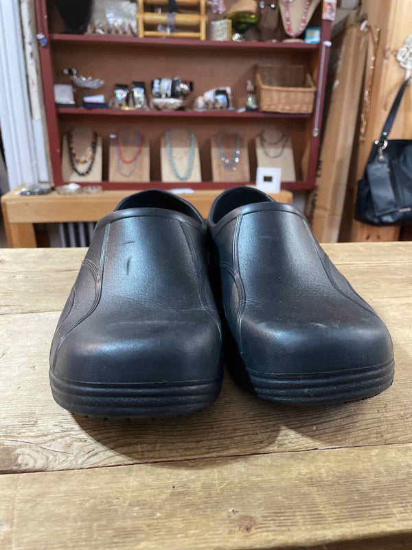 Shoe Size XL Actionflex Shoes