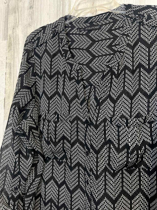 Maurices Size 2X Shirt