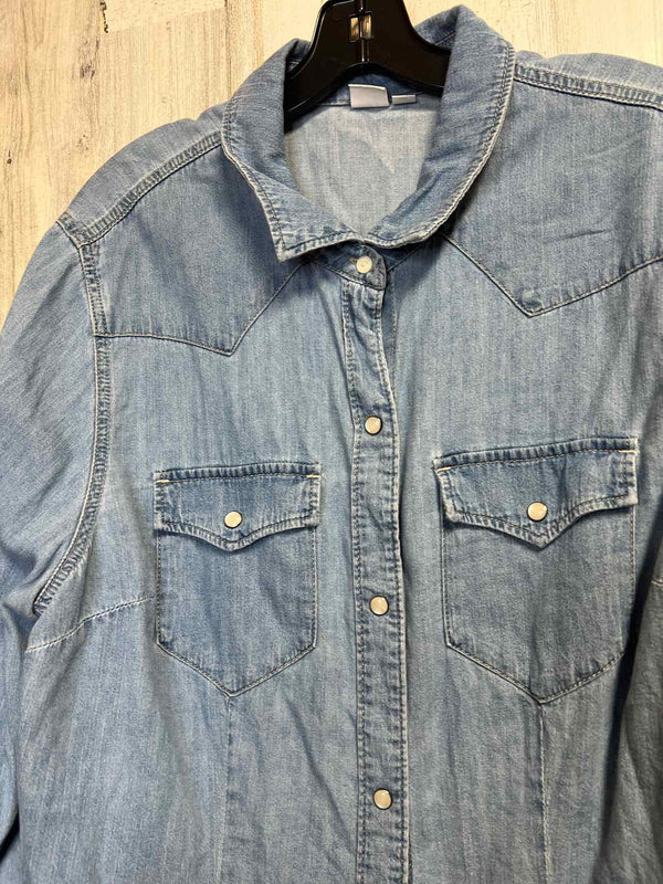 GAP Size XL Shirt
