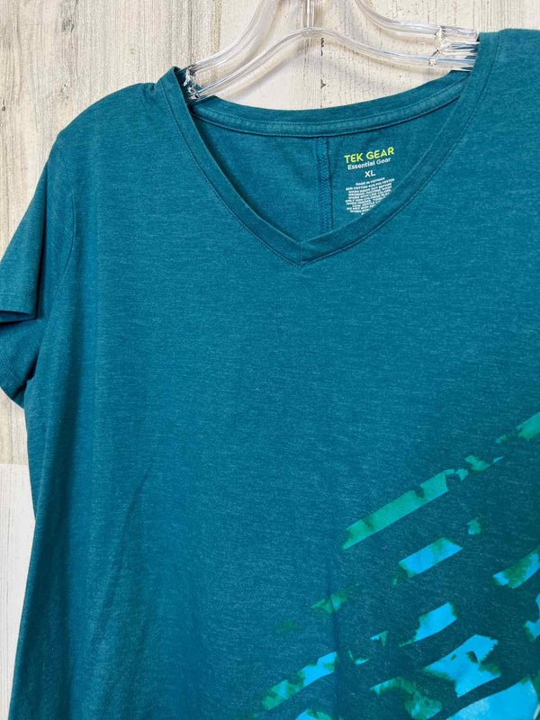 Tek Gear Size XL Shirt