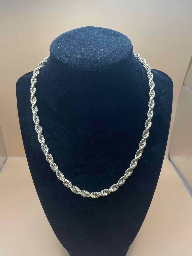 Loft Necklace