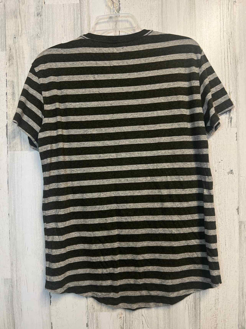 Size M American Eagle Shirt