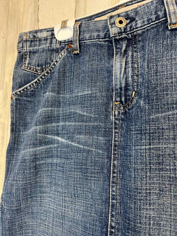 Size 8 Guess Skirt