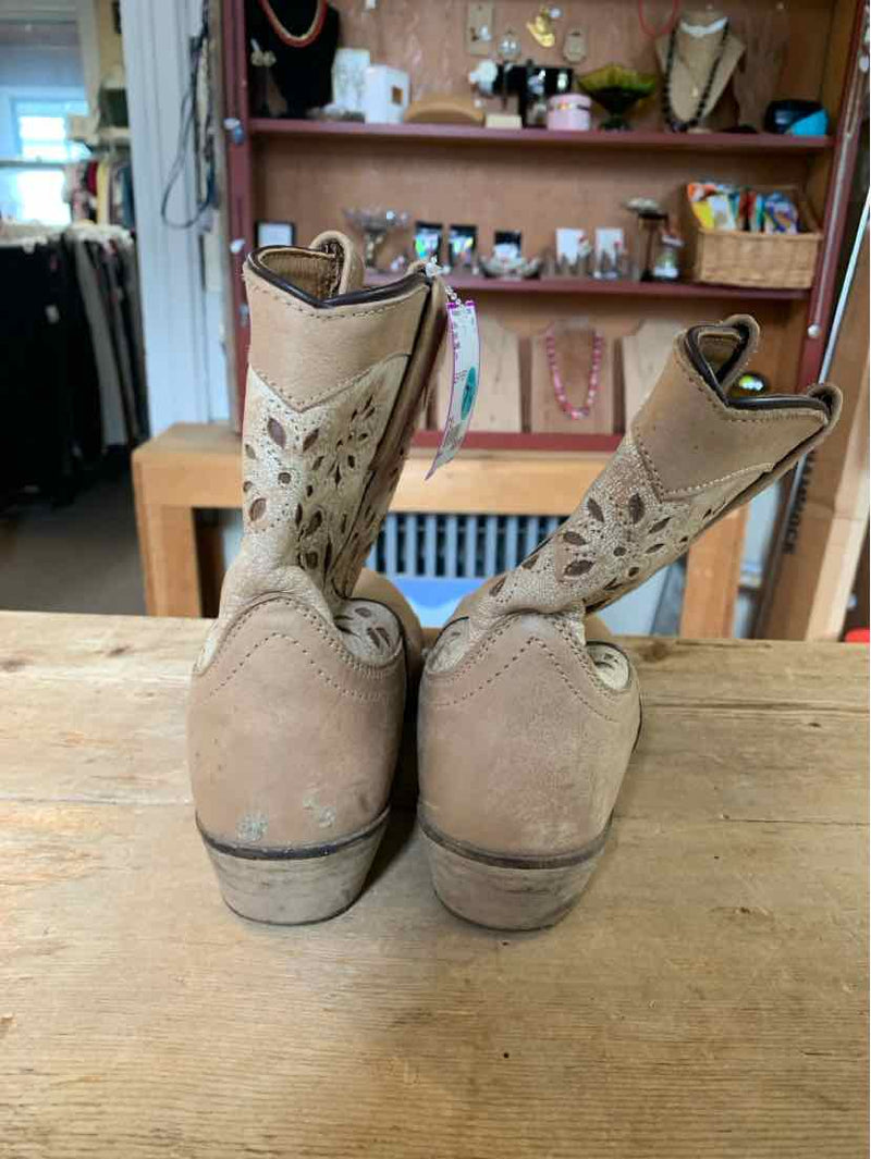 Shoe Size 7.5 Laredo Boots
