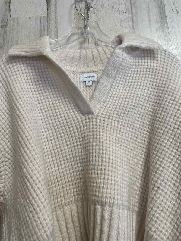 L.A. Hearts Size M Sweater