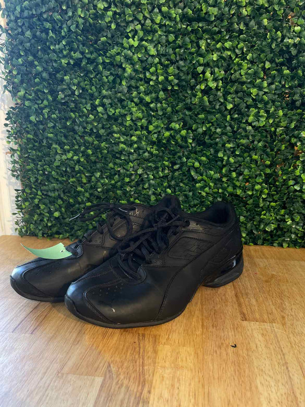 8.5 Puma Sneakers