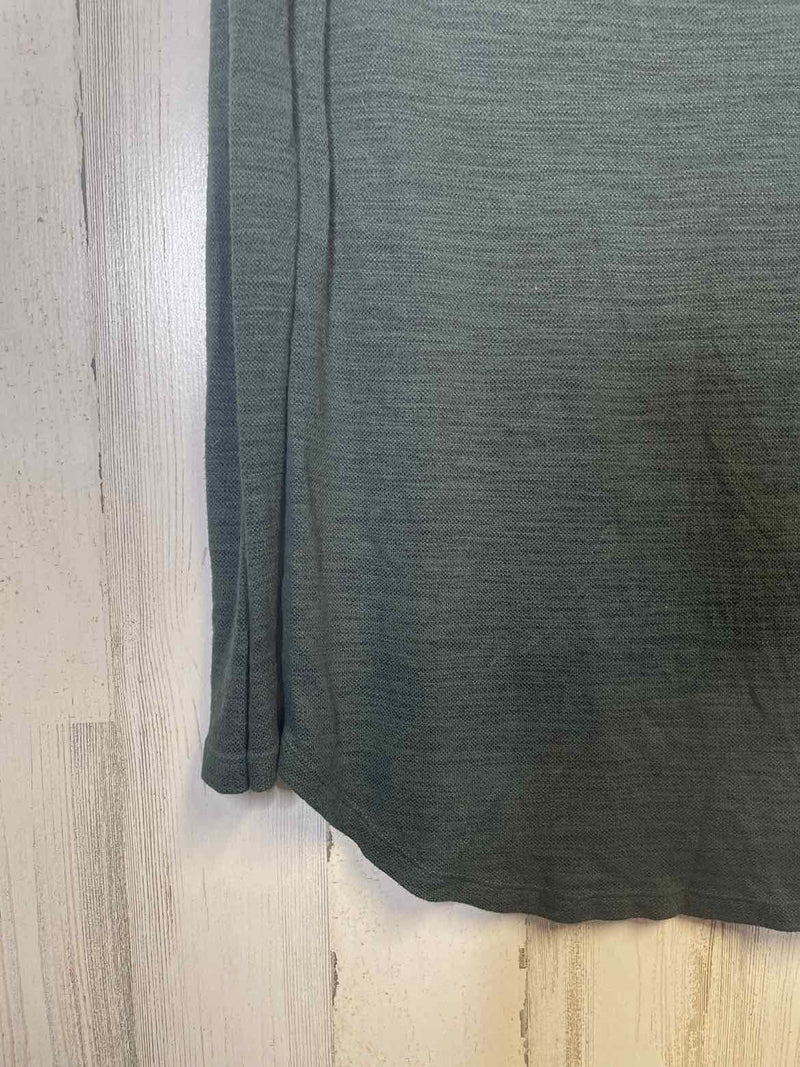 GAP Size S Shirt