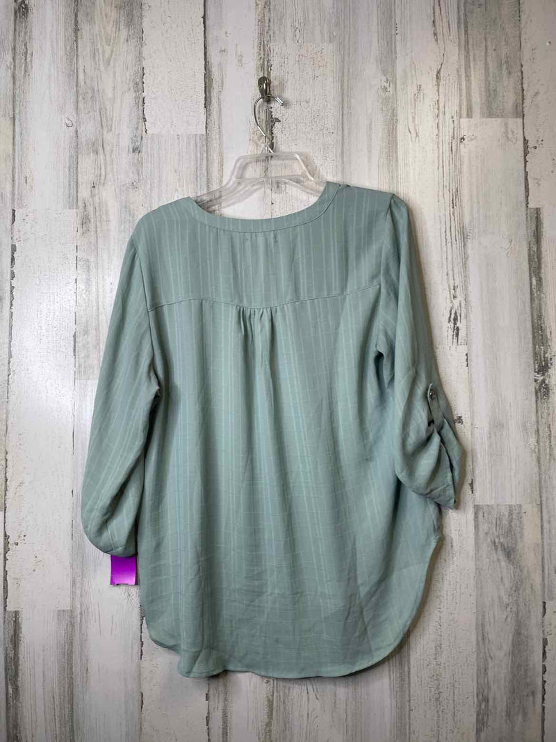 Maurices Size L Shirt