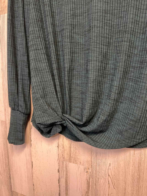 Apt. 9 Size M Shirt