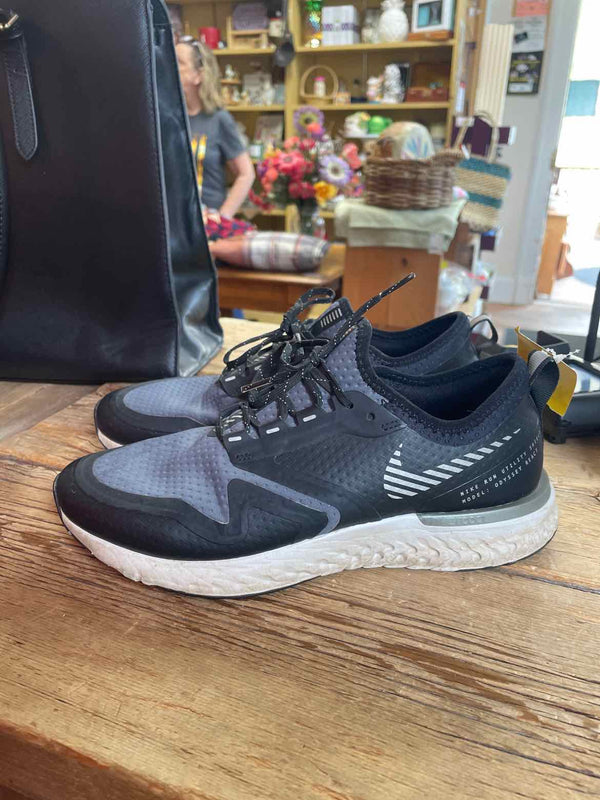 Shoe Size 8.5 Nike Sneakers