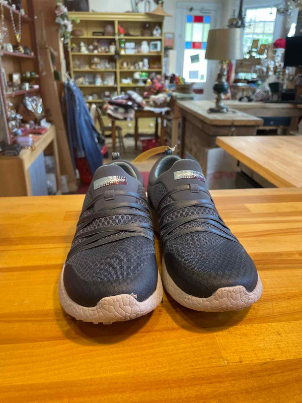 Shoe Size 9.5 Skechers Performance Sneakers