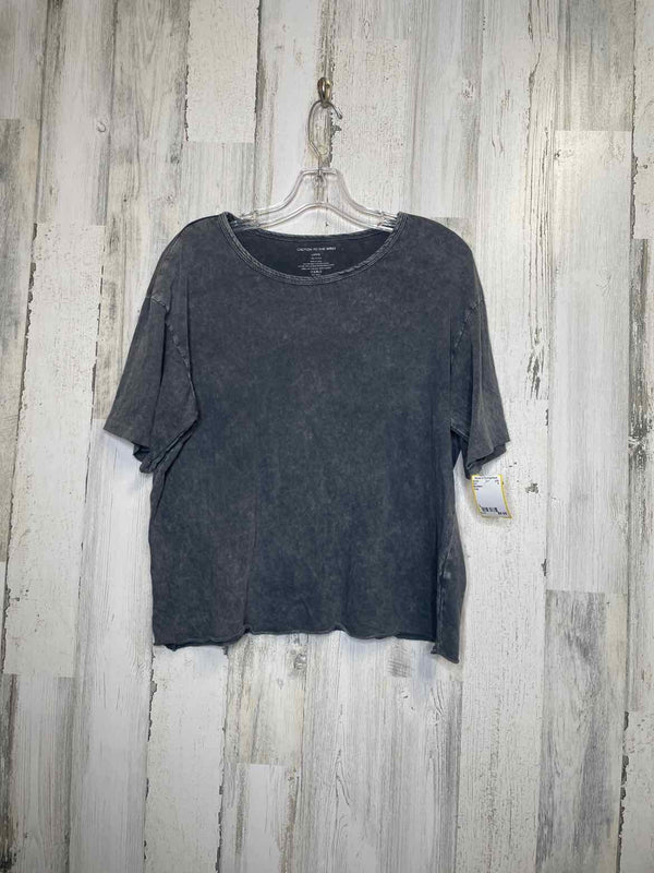 Boutique Size L Shirt