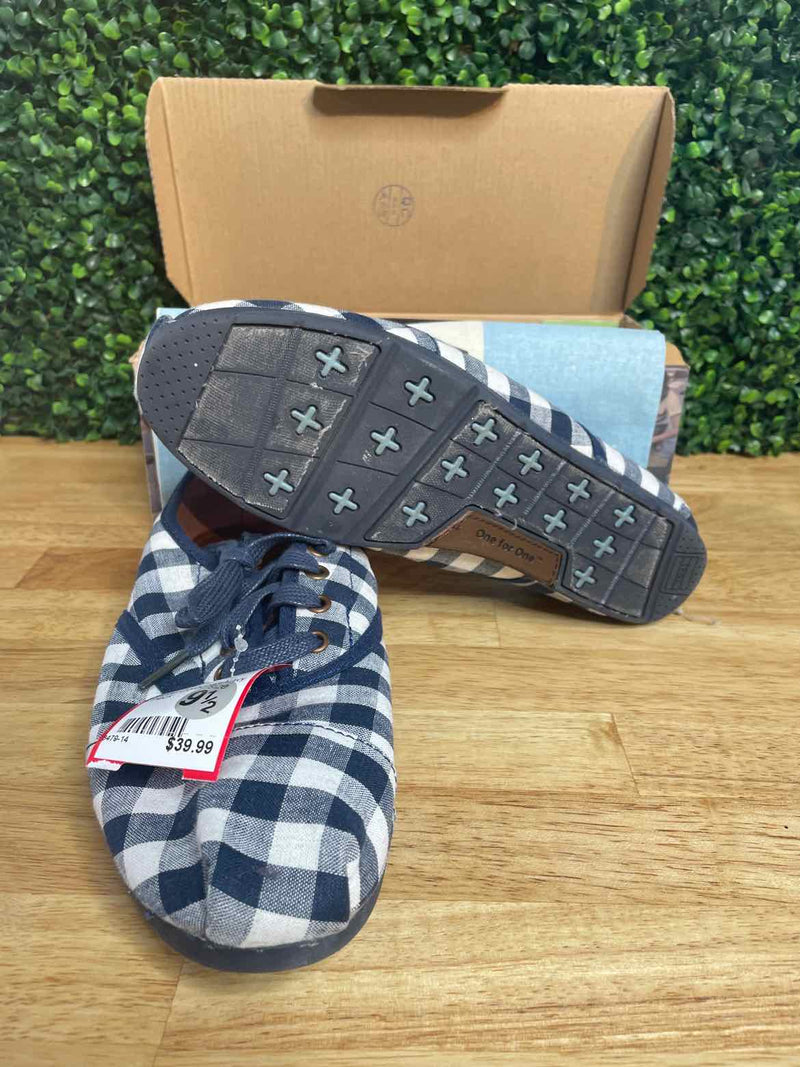 9.5 TOMS Shoes