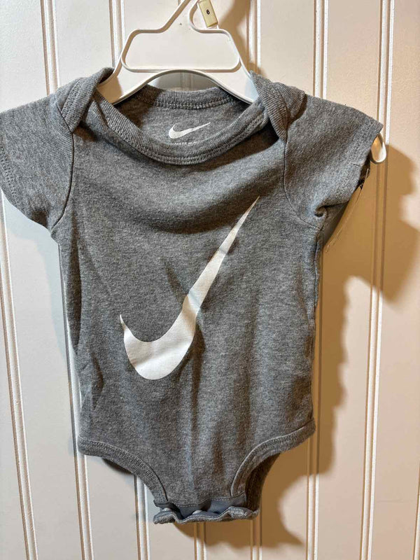 Nike 6/12M Baby