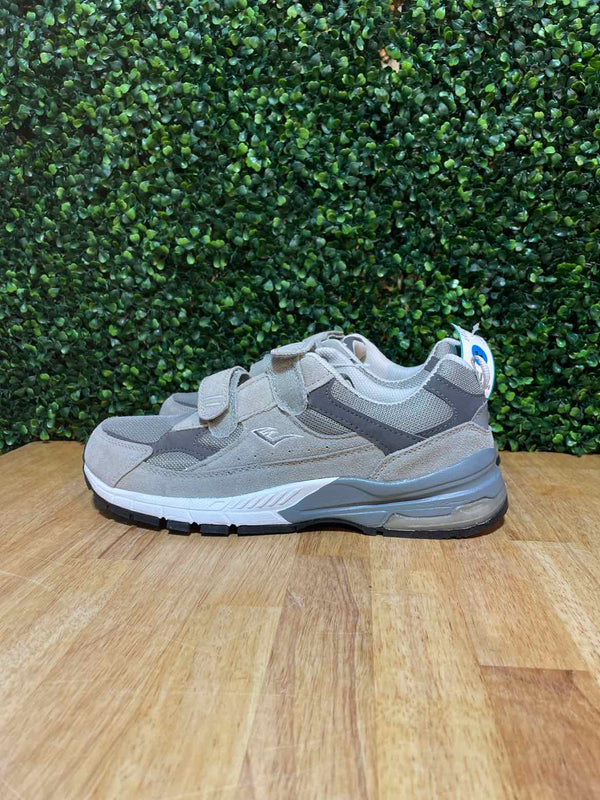 11 Everlast Sneakers