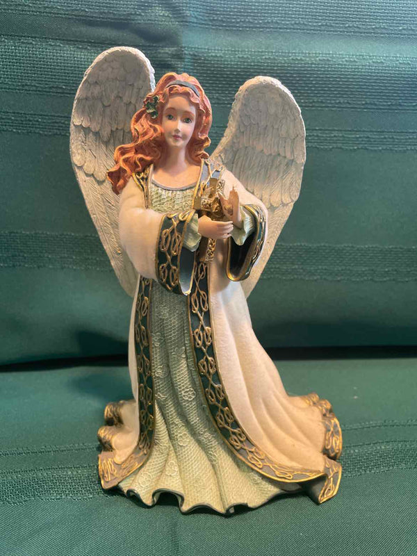 Emerald Isle Collection Statue