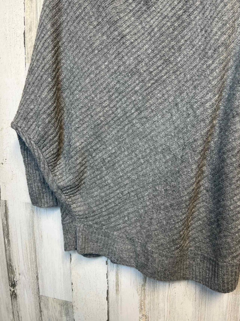 Jennifer Lopez Size XL Sweater