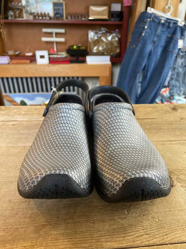Shoe Size 8 anywear Shoes