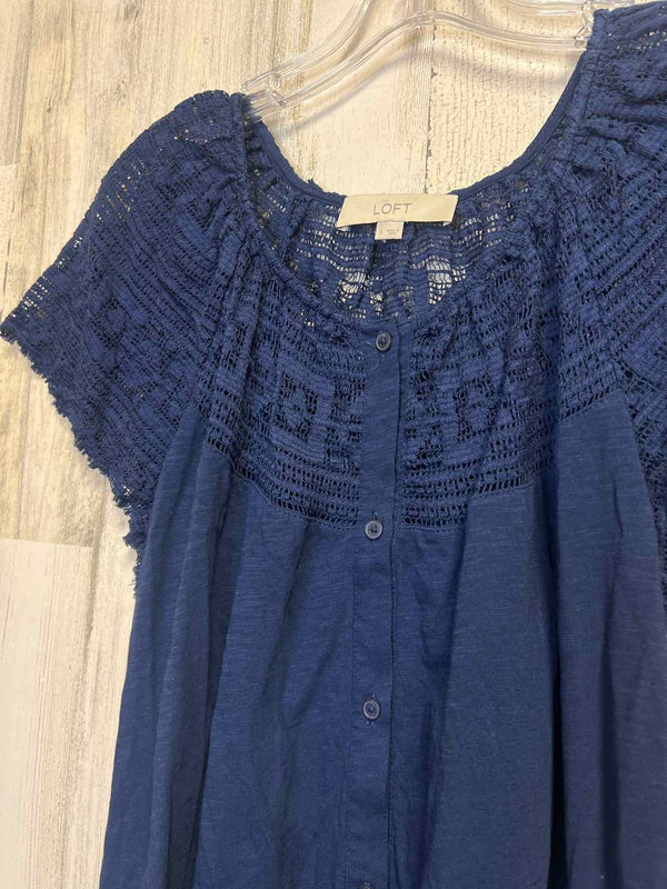 Loft Size L Shirt