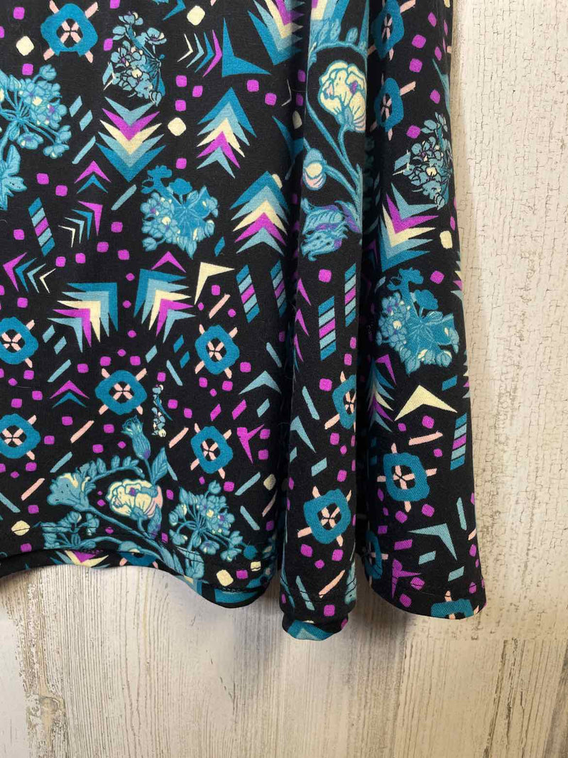 Lularoe Size 2XL Shirt